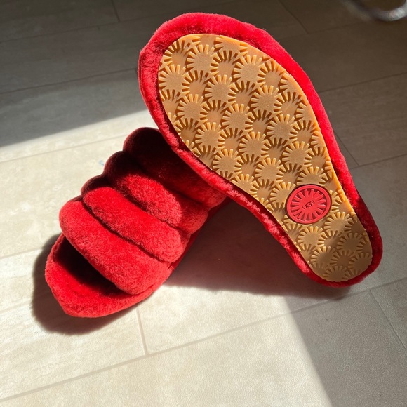 Uggs w fluff yeah slide ribbion red - Picture 6 of 8